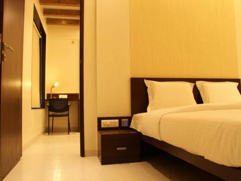 Hotel Eco Inn Viman Nagar Pune Exterior foto